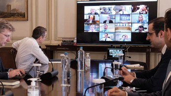 Αυστηρό μήνυμα Μητσοτάκη σε τραπεζίτες: Ρίξτε χρήμα στην αγορά!