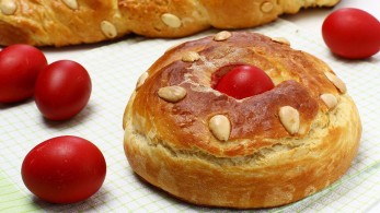 Το εορταστικό ωράριο λειτουργίας των καταστημάτων