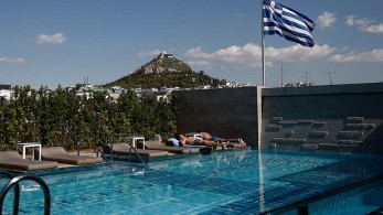 Κορωνοϊός και πισίνες: Πόσο ασφαλείς είναι;
