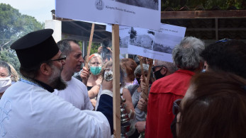 Ένταση σε εκκλησία στην Ηλιούπολη – Στα χέρια ήρθαν διαδηλωτές και πιστοί!