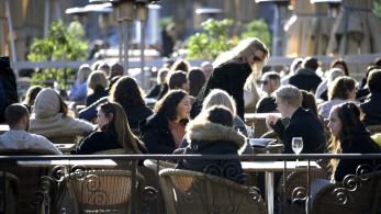 Η Σουηδία πέρασε το όριο των 2.000 νεκρών από κορωνοϊό