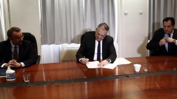 “Ανάσα” 2,5 δισ. ευρώ στους ΟΤΑ (vid)