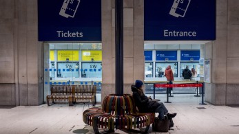 “Μαχαίρι” στα τρόφιμα βάζουν οι Βρετανοί-Διψήφιος ο πληθωρισμός στη χώρα