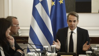 Μητσοτάκης στο υπουργικό: Ο ΣΥΡΙΖΑ επιχειρεί να ρίξει τη χώρα στον βούρκο –  Λαϊκισμός και αχαλίνωτα ψέματα