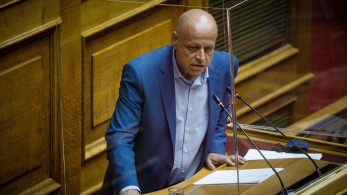 Συλλυπητήρια Μητσοτάκη για Σαντορινιό: Υπηρέτησε με ευπρέπεια τον τόπο του