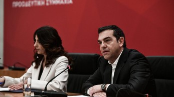 “Aνέκδοτος” αγώνας: Σχέδια πολιτικής ανωμαλίας από τον απελπισμένο Αλέξη Τσίπρα