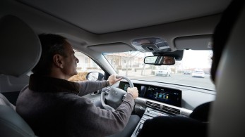 Τest drive από τον Κυριάκο Μητσοτάκη σε αυτοκίνητο υδρογόνου στην Κοζάνη (vid)