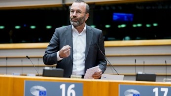Μ. Βέμπερ: Ο “εγκληματίας πολέμου – Πούτιν” θέλει να καταστρέψει τον ευρωπαϊκό τρόπο ζωής