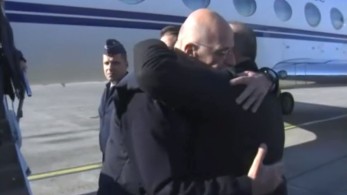 «This is wonderful» έγραψε ο Αμερικανός πρέσβης για την αγκαλιά Δένδια – Τσαβούσογλου