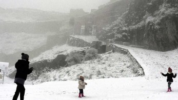 Κακοκαιρία «Barbara»: Χιόνια στο κέντρο της Αθήνας-Υποχρεωτικές οι αλυσίδες