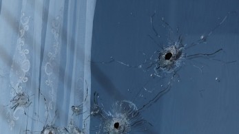 Πυροβολισμοί με καλάσνικοφ στην Ελευσίνα – “Γάζωσαν” δύο σπίτια