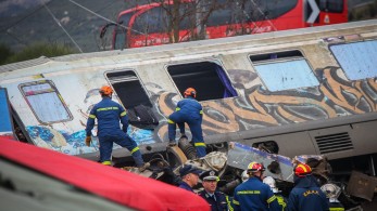 Στους 46 οι νεκροί στα Τέμπη – “Βρίσκουμε ανθρώπους στα βαγόνια, έχουν συνθλιβεί”