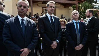 Στην κηδεία του μηχανοδηγού Σπύρου Βούλγαρη ο πρωθυπουργός