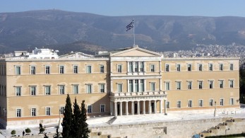 Ενός λεπτού σιγή στη Βουλή για το δυστύχημα στα Τέμπη