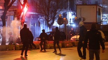 “Σιωπηρή διαμαρτυρία” με μολότοφ και βανδαλισμούς