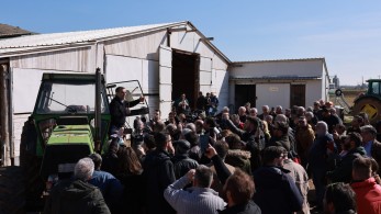 Έμεινε από… άξονα το τρακτέρ του… Τσίπρα!