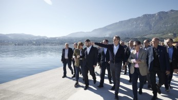 Στη Φθιώτιδα ο Μητσοτάκης: Επιθεώρησε τις εργασίες στο λιμάνι του Αγίου Κωνσταντίνου