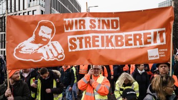 Μαζική απεργία αύριο στη Γερμανία: “Ζήτημα επιβίωσης” θέτει ο επικεφαλής του συνδικάτου Verdi