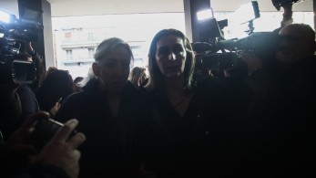 Άλκης Καμπανός: «Ζώα, ζώα» ξέσπασε η μητέρα του 19χρονου όταν άκουσε τα τραύματα του γιου της