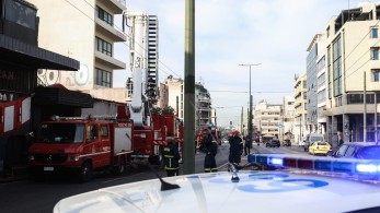 Φωτιά σε νυχτερινό κέντρο στο Γκάζι – Κλειστό το ρεύμα ανόδου στην Πειραιώς