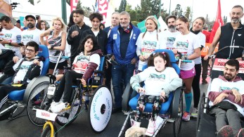 Μαρέβα Μητσοτάκη: Στον Ημιμαραθώνιο της Αθήνας με την ομάδα «Τρέξε Μαζί Μου»