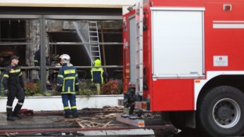 Φωτιά σε εστιατόριο στη Νέα Σμύρνη: Ένας τραυματίας – Μαρτυρίες για εμπρησμό
