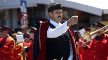 Λαμπρή παρέλαση στο Ηράκλειο-Αυγενάκης: Αποτίουμε φόρο τιμής σε όσους έπεσαν για να είμαστε εμείς ελεύθεροι