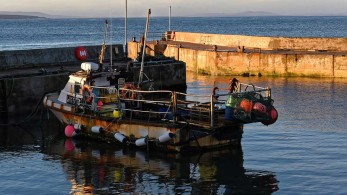 Ατύχημα σε ταρσανά της Σκωτίας – Πλοίο έπεσε σε κόσμο