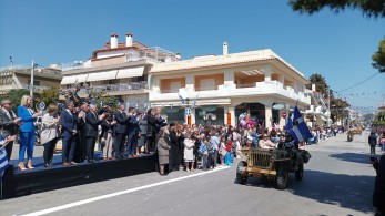 Δήμος Παιανίας: Ιστορικά πολεμικά οχήματα έδωσαν το παρών στην παρέλαση της 25ης Μαρτίου (pics)