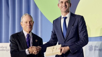 Διεθνές βραβείο στο δήμαρχο Αθηναίων για τις πολιτικές πρόληψης υπερδοσολογίας στους τοξικοεξαρτημένους Διεθνές βραβείο στο δήμαρχο Αθηναίων για τις πολιτικές πρόληψης υπερδοσολογίας στους τοξικοεξαρτημένους