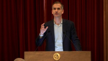 Μπακογιάννης: “Το κέντρο δεν μπορεί να γίνει μία τουριστική Disneyland”