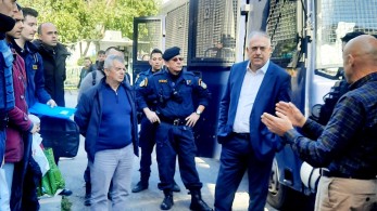 Η επίσκεψη Θεοδωρικάκου σε ΜΑΤ – ΥΜΕΤ και ο Μανιάτικος χαιρετισμός «κορώνα μου»