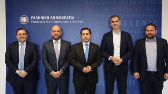 Μνημόνιο Συνεργασίας Μηταράκη – Μπακογιάννη για στήριξη του Δήμου μετά το κλείσιμο της Δομής Ελαιώνα