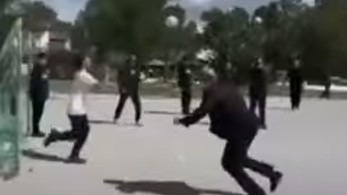 «Έφαγε» τα μούτρα του ο Τατάρ παίζοντας ποδόσφαιρο με μαθητές