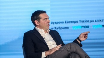 Πλειοδοσία Τσίπρα στον κατώτατο μισθό