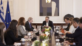 Μητσοτάκης σε Γιοχάνες Χαν: Το νέο δημοσιονομικό πλαίσιο της ΕΕ πρέπει να έχει περιθώρια για έκτακτες ανάγκες