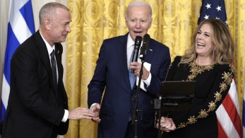 H σύζυγος του Τομ Χανκς, Ρίτα Γουίλσον, τραγούδησε Κόκοτα στον Λευκό Οίκο