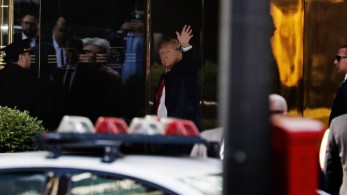 Ενώπιον του δικαστηρίου ο Τραμπ χωρίς κάμερες – Δρακόντεια τα μέτρα ασφαλείας