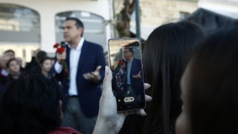 “Εξαφανισμένοι” οι πολίτες και στο Λαύριο: Γυρίζουν την πλάτη στον Τσίπρα (Φωτό)