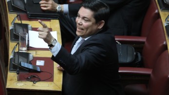 Το τερμάτισε ο Μπουρνούς (ΣΥΡΙΖΑ): “Μας έχετε πρήξει με τον φράχτη” (Βίντεο)