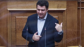 Χυδαία ανάρτηση του βουλευτή Κάτση: Ταυτίζει τη ΝΔ με “φίλους παιδοβιαστών” –