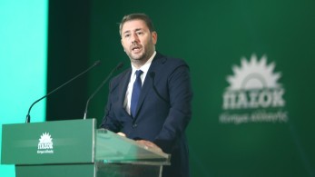 Ο Ανδρουλάκης… επεξηγεί τι έχει στο μυαλό του για το πρόσωπο του πρωθυπουργού – Το νέο σποτ του ΠΑΣΟΚ