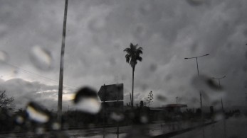 Επιμένει η κακοκαιρία με βροχές και χιόνια στα ορεινά – Νέα μικρή πτώση της θερμοκρασίας