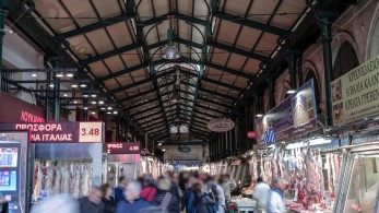 Αυξημένη η κίνηση στην αγορά για το εορταστικό τραπέζι – Πώς θα λειτουργήσουν τα καταστήματα