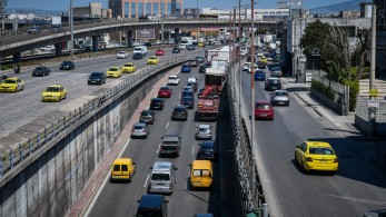 Μαζική έξοδος Αθηναίων για το Πάσχα – Πάνω από 80.000 οχήματα εγκατέλειψαν την Αττική το τελευταίο 24ωρο