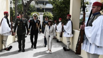 Επίσκεψη της Σακελλαροπούλου στην Προεδρική Φρουρά (Φωτογραφίες)