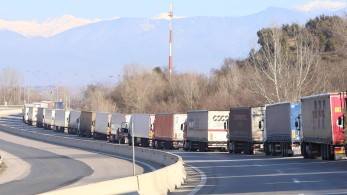 Σε ισχύ η απαγόρευση κυκλοφορίας φορτηγών κατά την έξοδο του Πάσχα