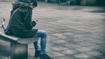 Αρσάκειο: “Τώρα πάμε σε πόλεμο, δεν με ενδιαφέρει η συγγνώμη”, λέει η μητέρα του 15χρονου που τον έδεσαν με πετονιά