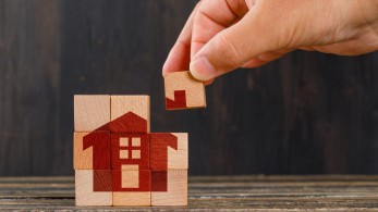 Παγώνουν τα κυμαινόμενα επιτόκια στα στεγαστικά δάνεια 