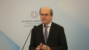 Χατζηδάκης: Δεν μπήκα στην πολιτική για να καλύπτω κλέφτες Χατζηδάκης: Δεν μπήκα στην πολιτική για να καλύπτω κλέφτες